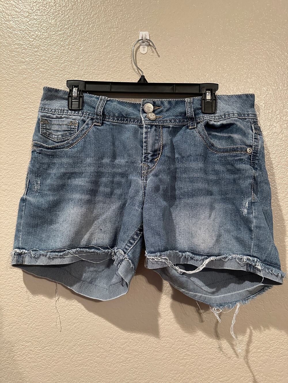 No Boundaries Raw Cuff Hem Light Blue Embroidered Pocket Distress Jean short 13